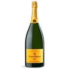 View Nyetimber and Veuve Clicquot Brut Duo Magnum Hamper (2x150cl) number 1